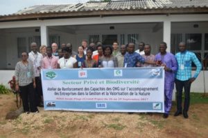 Photo de famille des participants à l'atelier : secteur privé et biodiversité